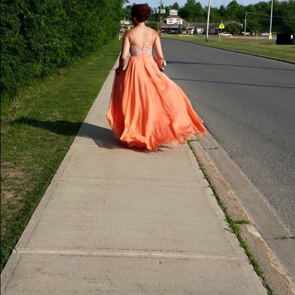 Peach prom dress - Picture 3 of 4